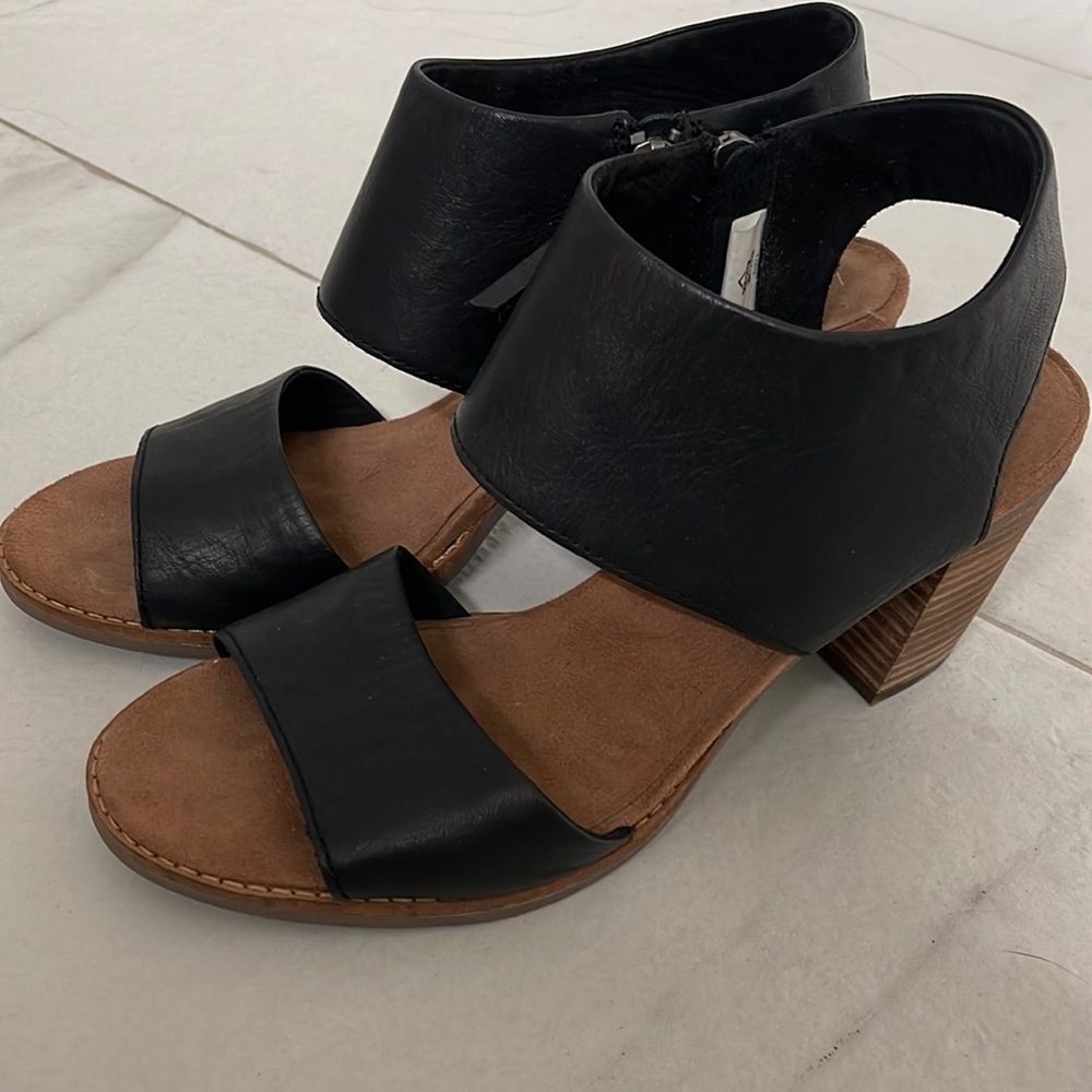 Toms black leather Majorca cutout sandals size 9